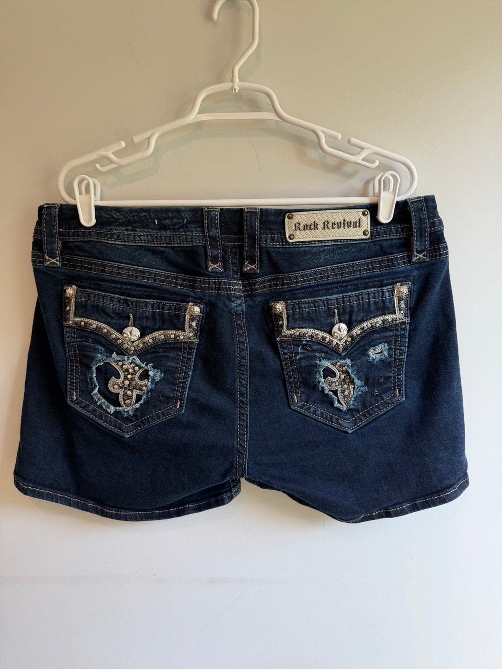 Rock Revival Iselin Shorts - Picture 2 of 8